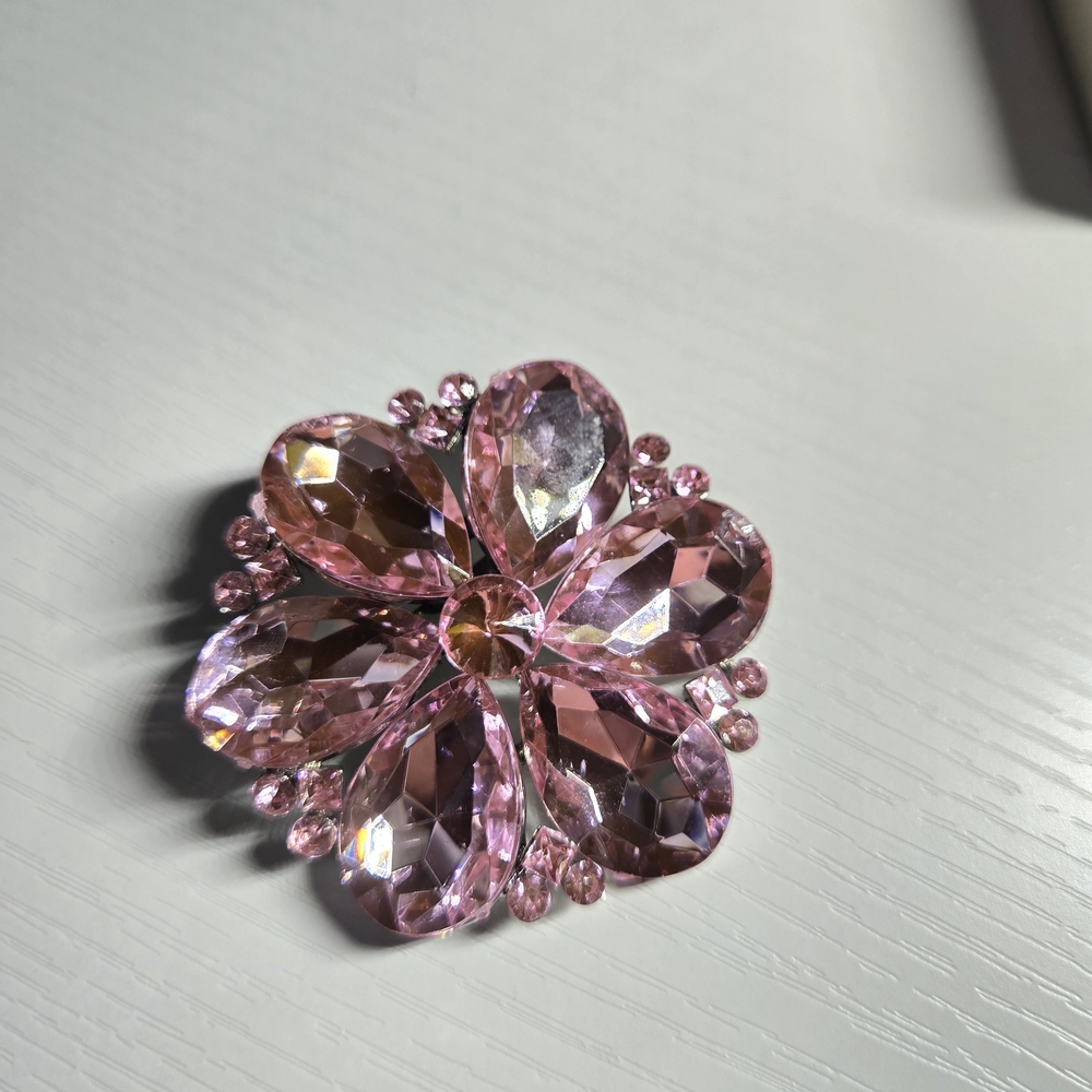 Elegant Pink Crystal Flower Brooch